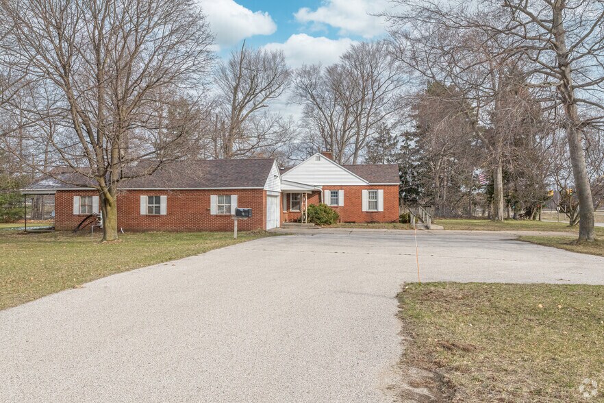 More Photos Of 4631 Harvey St, Norton Shores Medical For Sale