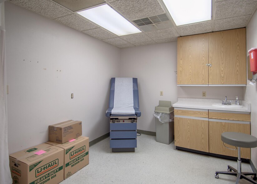 More Photos Of 750 Salem Dr, Owensboro Medical For Lease