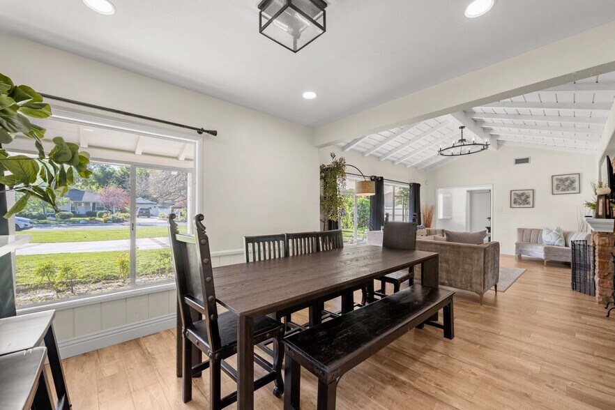 More Photos Of 5932 Lubao Ave, Woodland Hills Healthcare For Lease