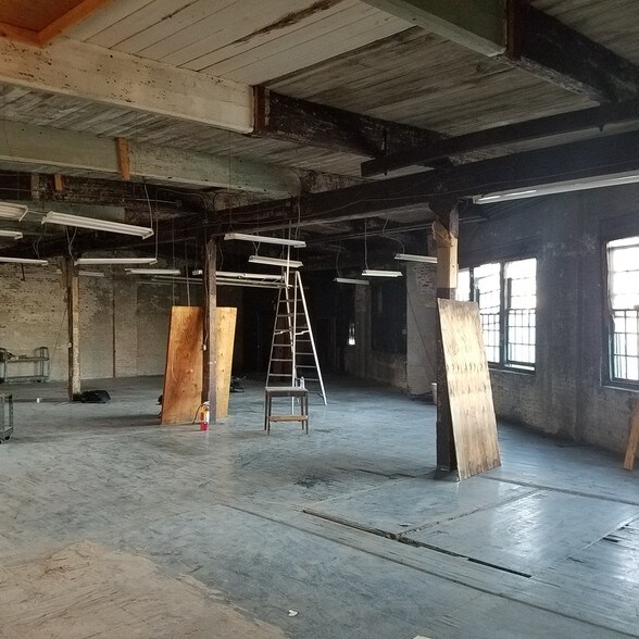 More Photos Of 60 Dickerson St, Newark Light Manufacturing For Lease