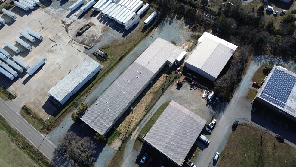 More Photos Of 3380 Smith Farm Rd, Matthews Warehouse For Lease