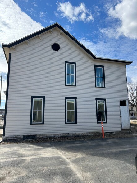More Photos Of 449 S Main St, Franklin Restaurant For Lease