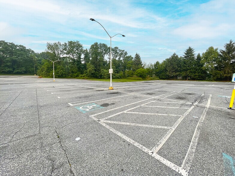 More Photos Of 600 Mountain Rd, Harrisburg Unknown For Lease