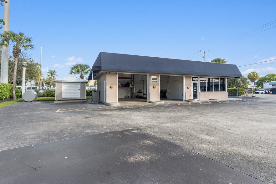 More Photos Of 3265 SE 6th Ave, Fort Lauderdale Industrial For Lease