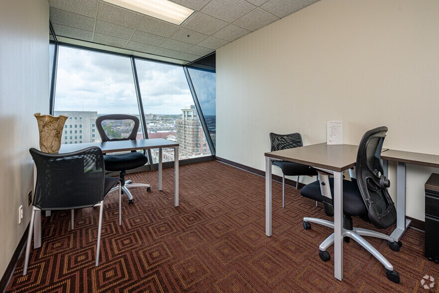 More Photos Of 650 Poydras St, New Orleans Coworking Space