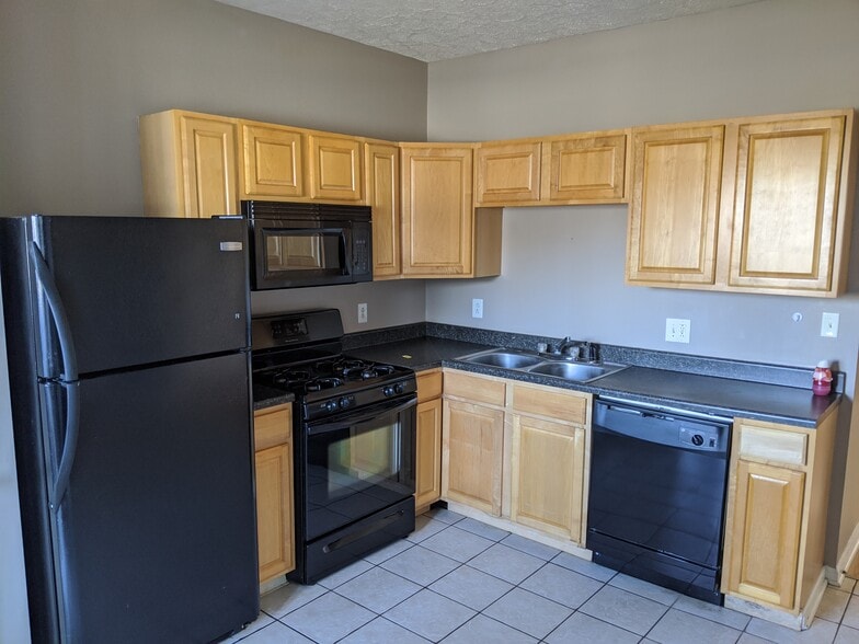 More Photos Of 118 Palmer St, Indianapolis Apartments For Sale