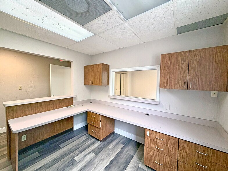 More Photos Of 531 Vandalia St, Collinsville Office For Sale