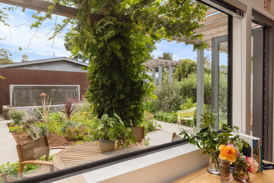 More Photos Of 1010 Grayson St, Berkeley Office Residential For Sale