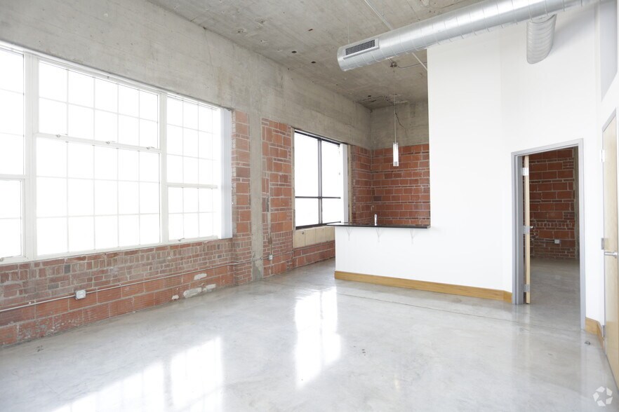 More Photos Of 117 W 20th St, Kansas City Apartments For Lease