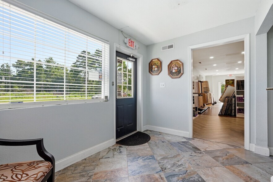 More Photos Of 864 Kingswood Dr, Conway Flex For Sale