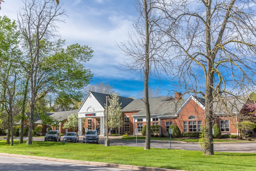 More Photos Of 100 Sylvan Pky, Amherst Medical For Lease