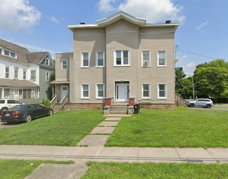 Primary Photo Of 2102 Whitesboro St, Utica Apartments For Sale