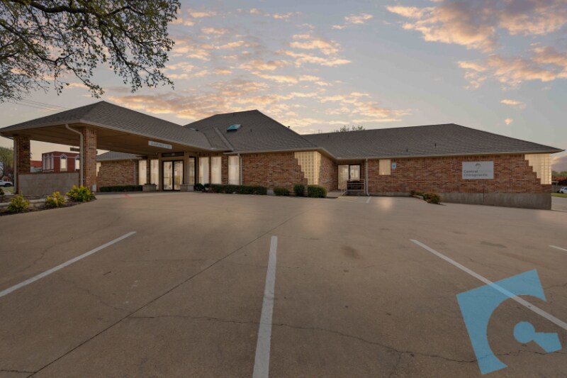 More Photos Of 501 W Harwood Rd, Hurst Medical For Lease