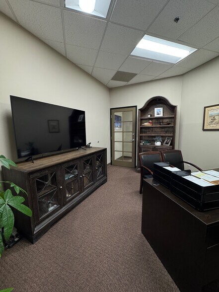 More Photos Of 5256 S Mission Rd, Bonsall Storefront Retail Office For Lease