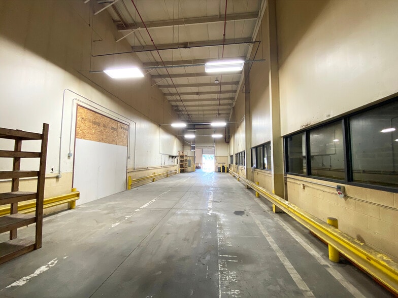 More Photos Of 2001 Courtright Rd, Columbus Warehouse For Sale