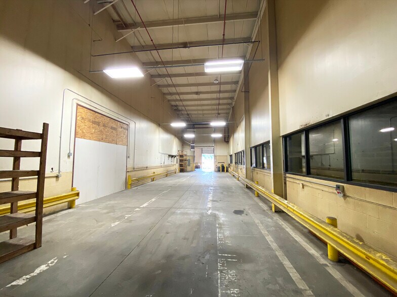 More Photos Of 2001 Courtright Rd, Columbus Warehouse For Lease