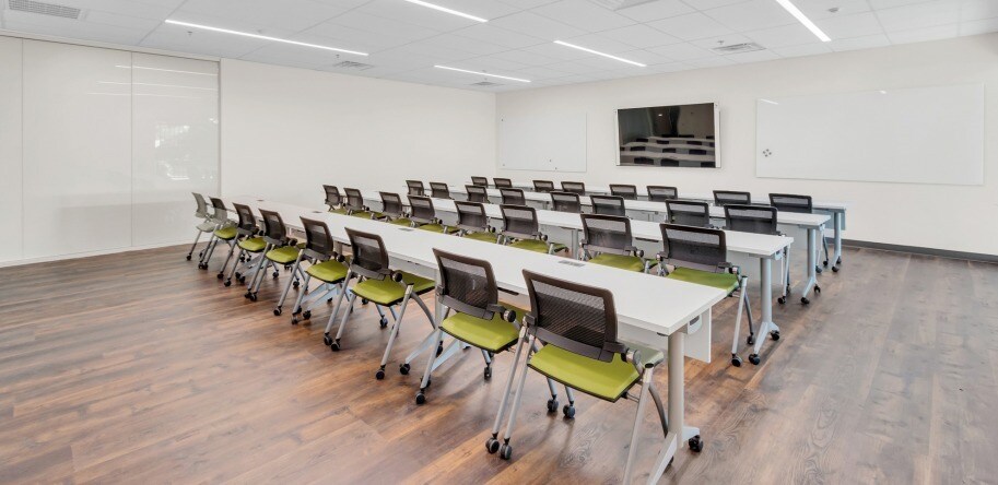 More Photos Of 4747 S Lakeshore Dr, Tempe Office For Lease