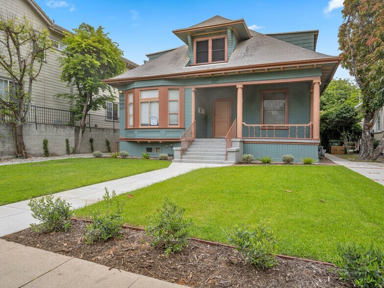 More Photos Of 1227 W 30th St, Los Angeles Apartments For Sale