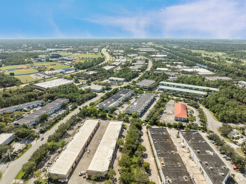 More Photos Of 534 Mercantile Pl, Port Saint Lucie Unknown For Lease