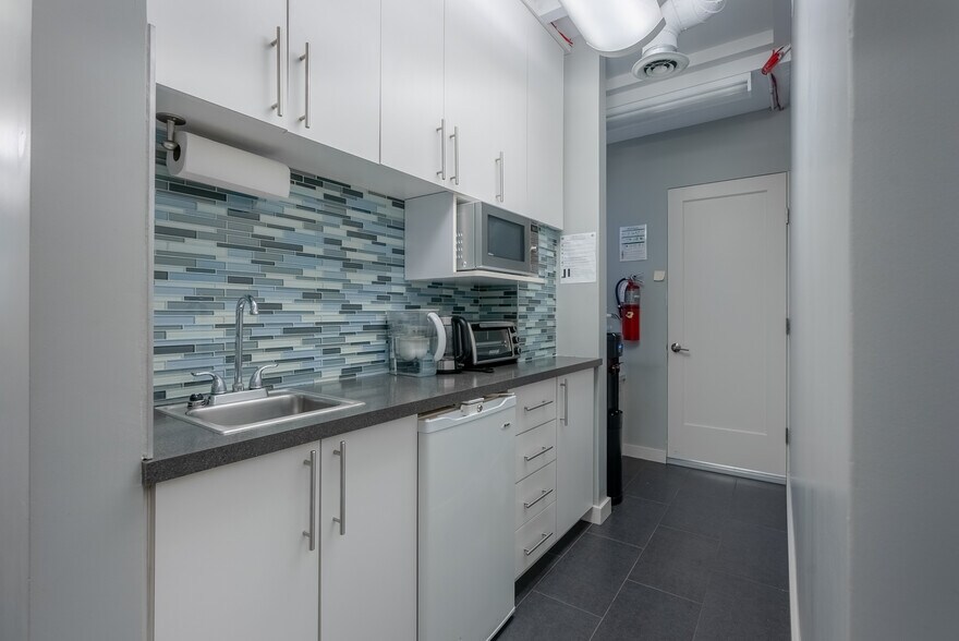 More Photos Of 104-110 E 40th St, New York Medical For Sale