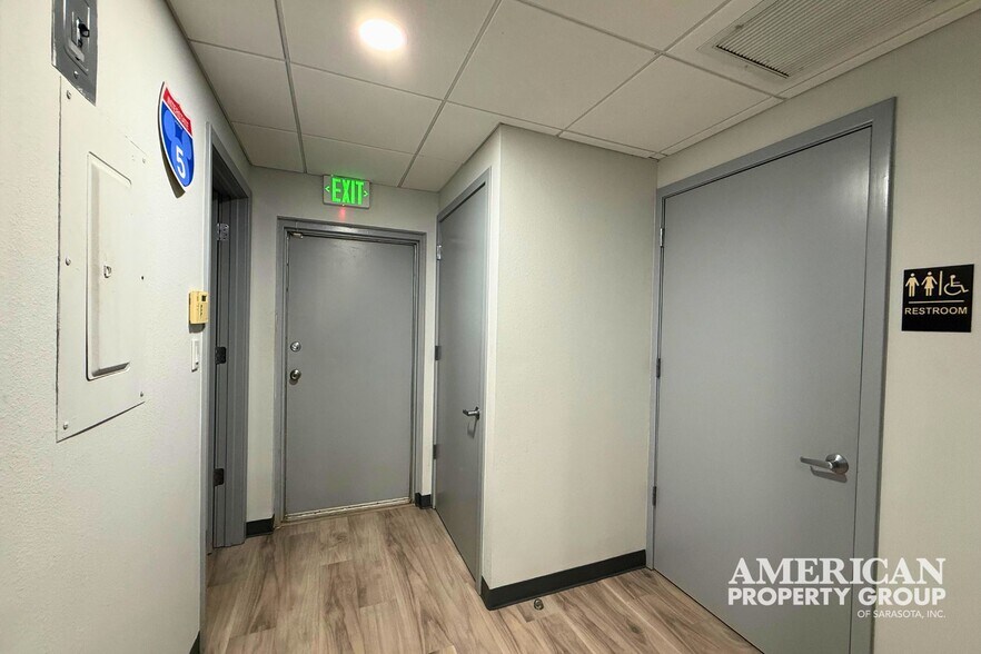 More Photos Of 3627 Webber St, Sarasota Storefront Retail Office For Sale