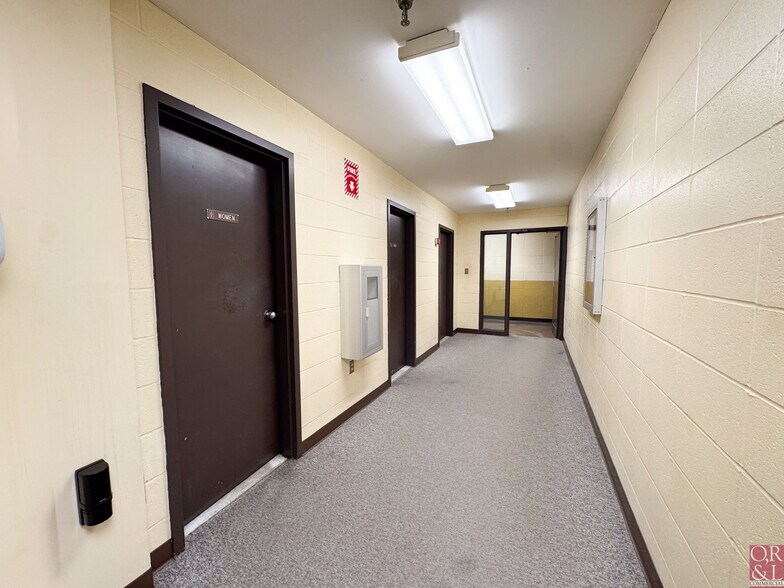 More Photos Of 2055 S Main St, Middletown Manufacturing For Sale