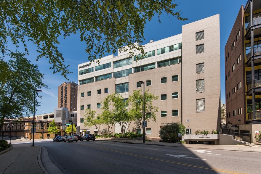 More Photos Of 175 E Main St, Lexington Office For Lease