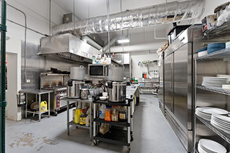 More Photos Of 382 Thames St, Bristol Freestanding For Sale