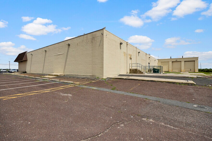 More Photos Of 4910 Wellington Ave, Ventnor City Freestanding For Lease
