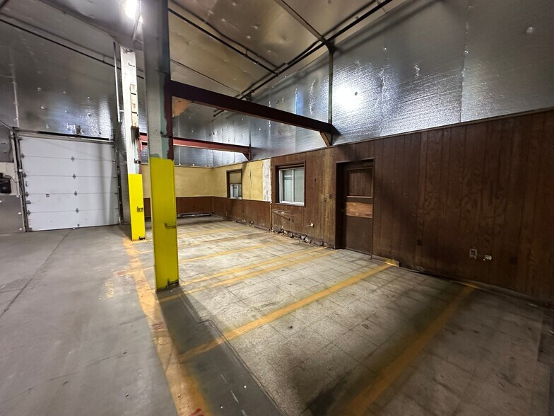 More Photos Of 2200 Bleecker St, Utica Warehouse For Lease
