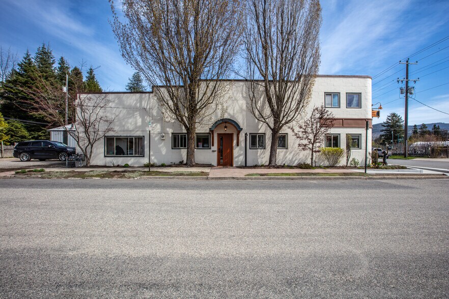 More Photos Of 724 Pine St, Sandpoint Office Residential For Sale
