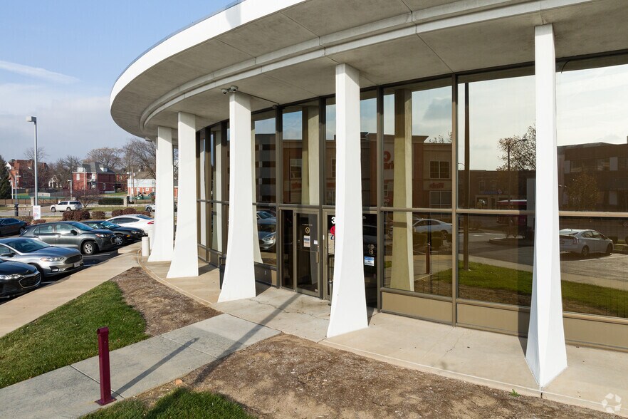 More Photos Of 3917 Lindell Blvd, Saint Louis Office For Sale