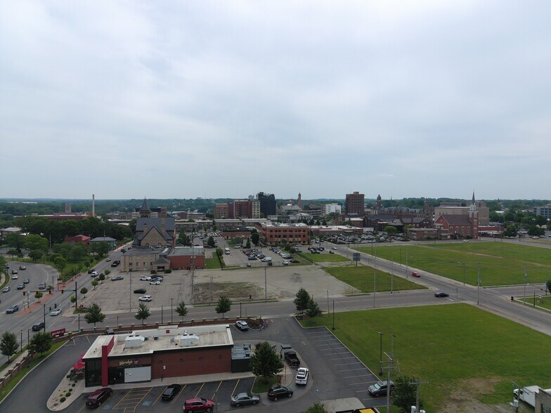 More Photos Of 325 W Columbia St, Springfield Land For Sale