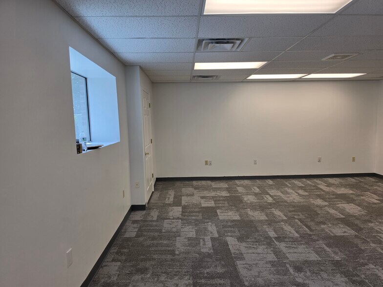 More Photos Of 455 E Grand River Ave, Brighton Unknown For Lease