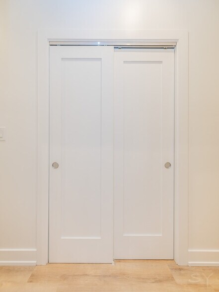 More Photos Of 6050 Eberhart ave, Chicago Apartments For Sale