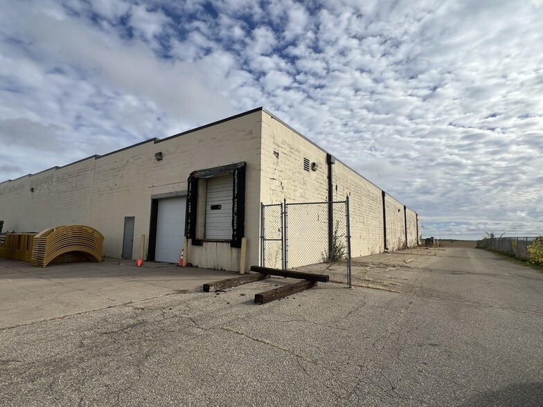 More Photos Of 1625 US Highway 61 N, Lancaster Warehouse For Sale