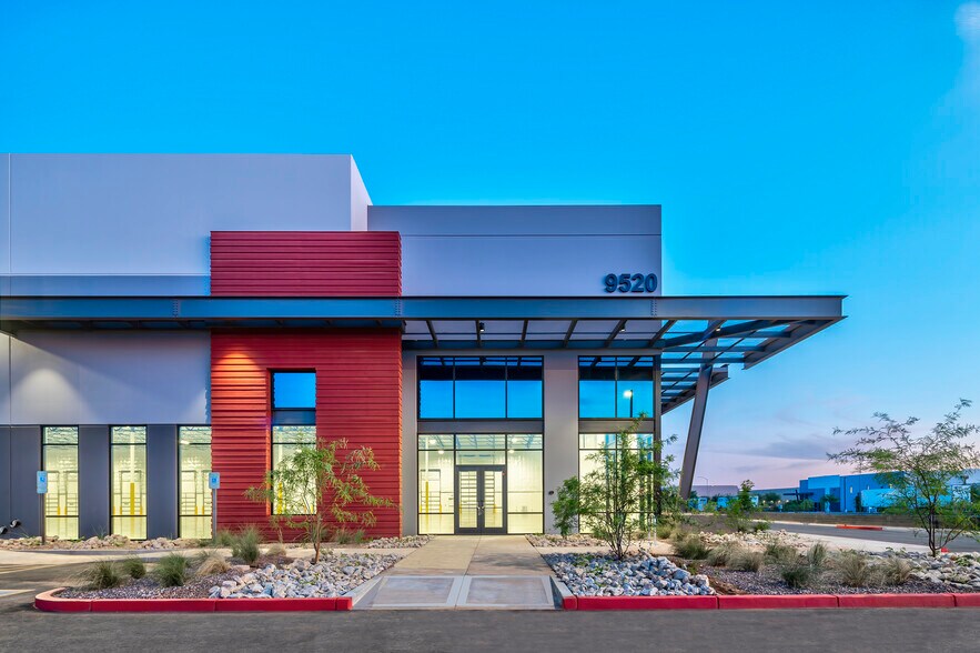 More Photos Of 9520 E Elliot Rd, Mesa Warehouse For Lease