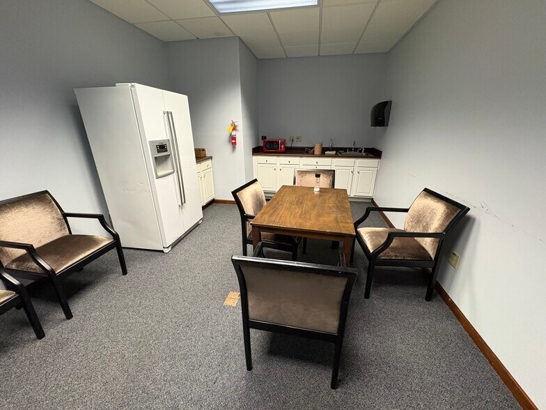 More Photos Of 1201 Cumberland Ave, West Lafayette Office For Lease