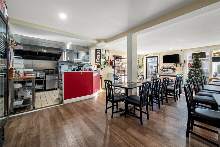 More Photos Of 207 N Kent St, Winchester General Retail For Sale