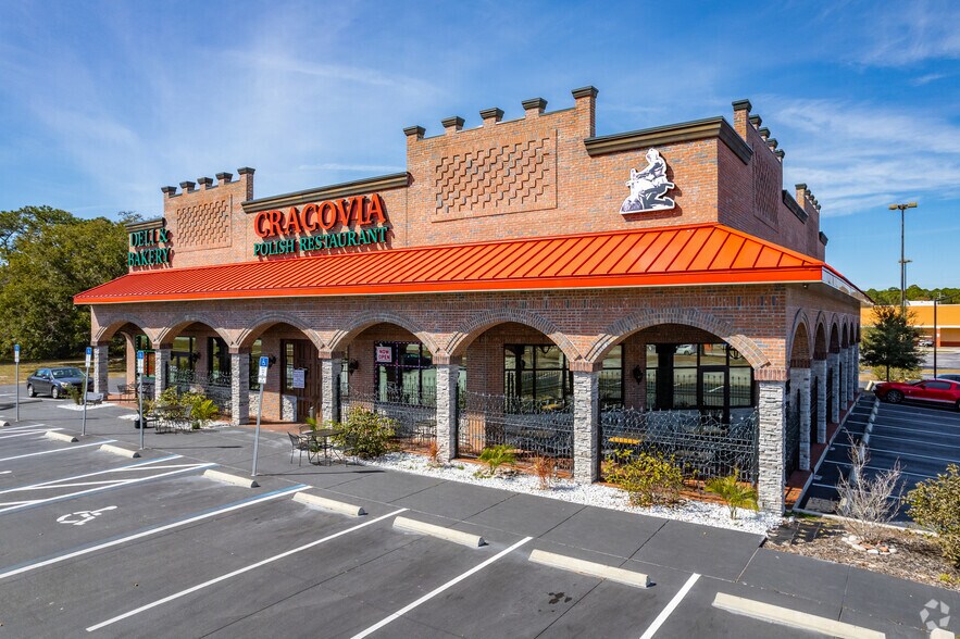 Primary Photo Of 3007 Commercial Way, Spring Hill Restaurant For Sale