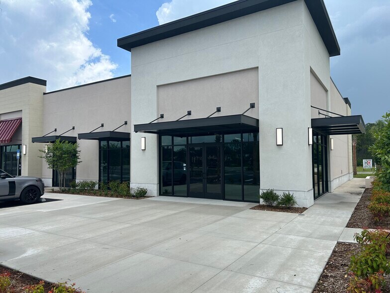 More Photos Of 1587 N Williamson Blvd, Daytona Beach Storefront For Lease