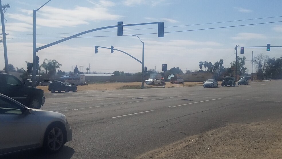 More Photos Of Swc Morning Dr & Niles St, Bakersfield Land For Lease