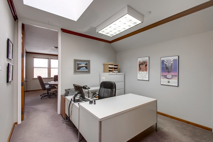 More Photos Of 3200 W 4th St, Fort Worth Loft Creative Space For Sale