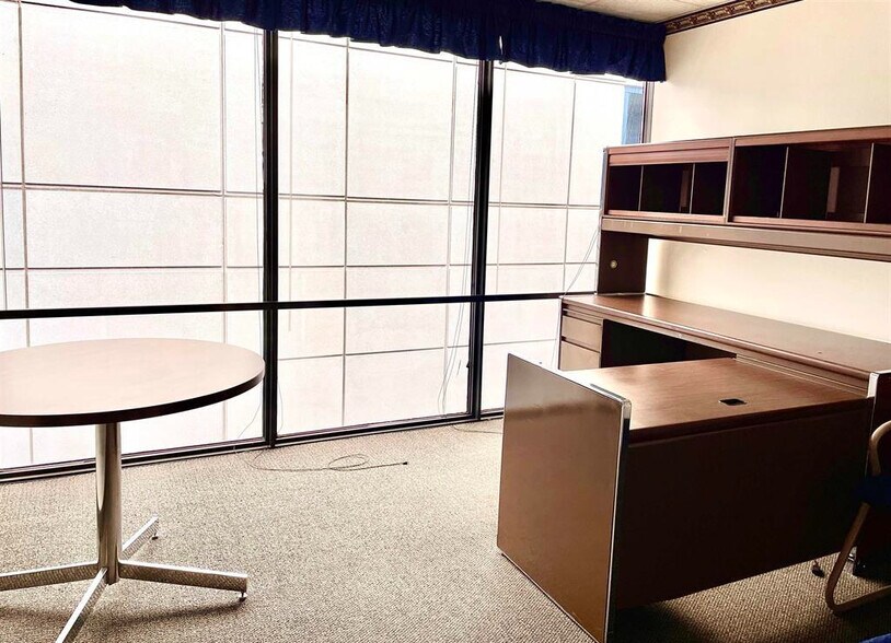 More Photos Of 456 Fulton St, Peoria Office For Sale