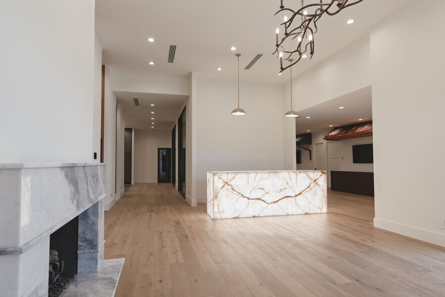 More Photos Of 5100 Kelly Rd, Aledo General Retail For Lease