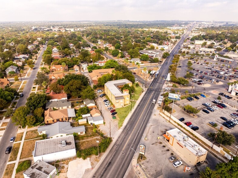 More Photos Of 2031 Fredericksburg Rd, San Antonio Apartments For Sale