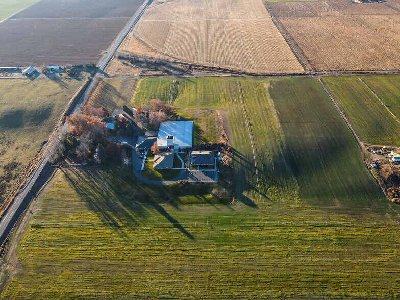 More Photos Of 11793 Fort Rd, White Swan Manufacturing For Sale