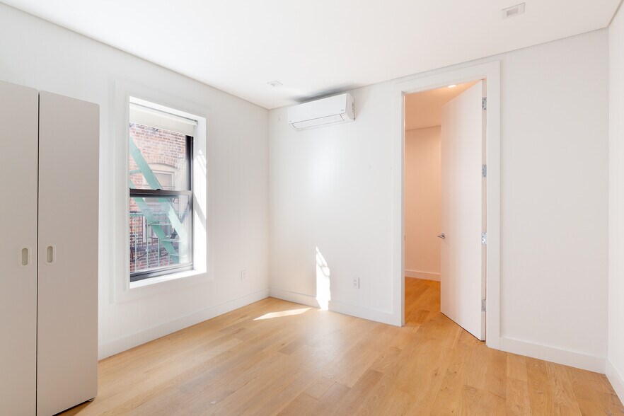 More Photos Of 59-61 Thompson St, New York Apartments For Sale