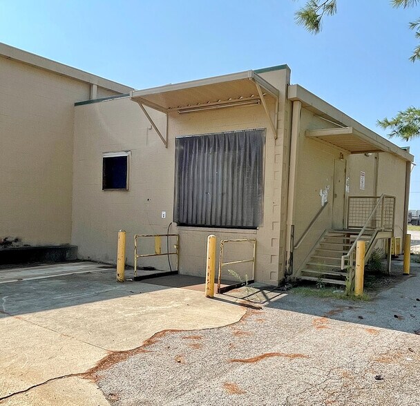 More Photos Of 1505 E Broadway St, Campbellsville Supermarket For Sale