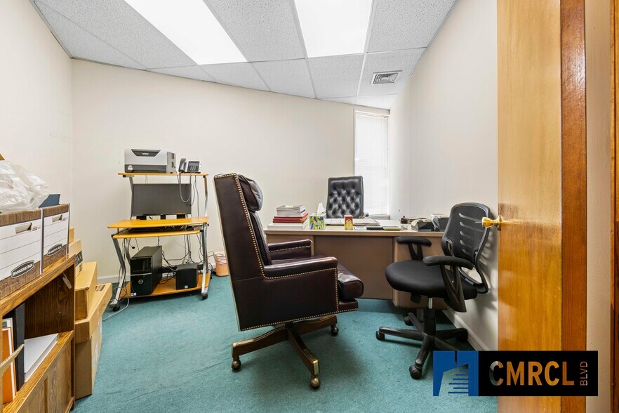 More Photos Of 131 Beverley, Brooklyn Flex For Lease